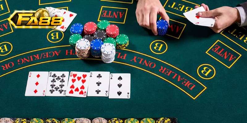 Tìm hiểu chi tiết luật chơi Poker cơ bản cho người mới